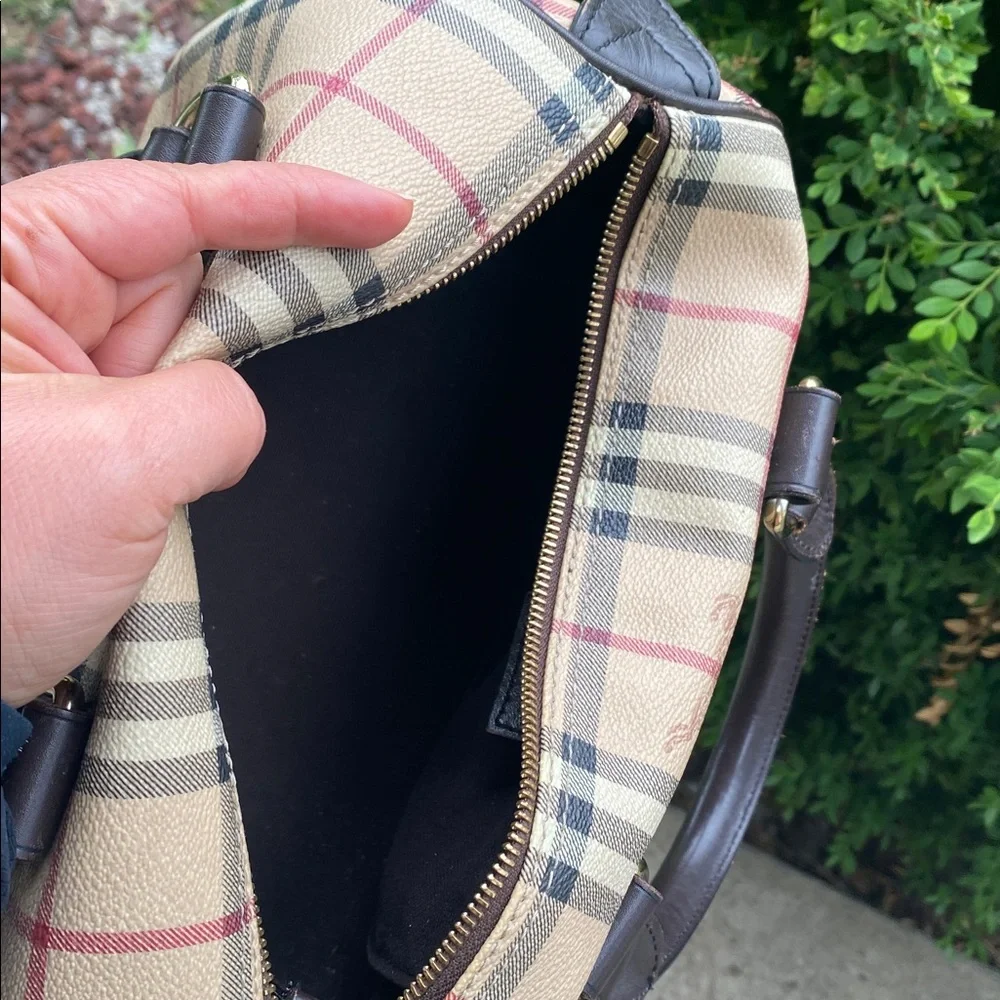 🤎100% Authentic Burberry Haymarket bowling bag🤎Chocolate Check Chester Satchel🤎 - Picture 16 of 16